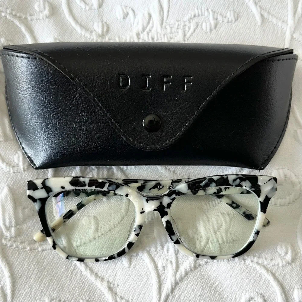 DIFF Eyewear Winston Black & White Rich‎ Hide Cow Hide Cat Eye/ Square Frames
